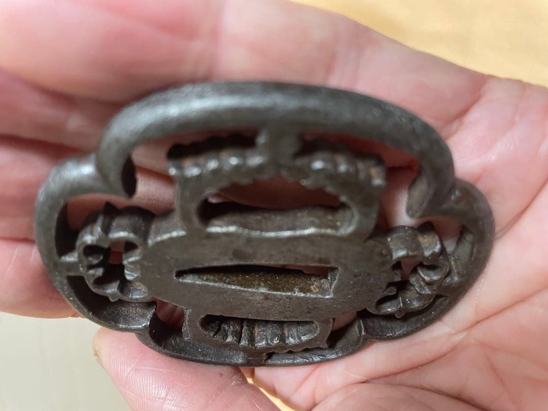 鍔　透かし鍔　鉄地　刀装具