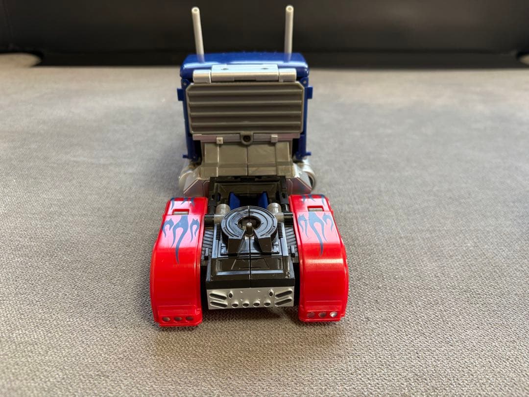 10thアニバーサリー オプティマスプライム＋専用コンテナトレーラー