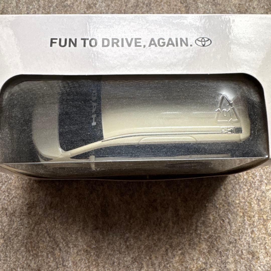 TOYOTA NOAH プルバックカー