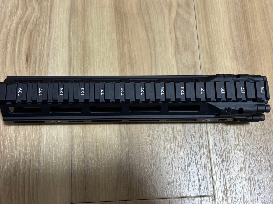 AIRSOFT ARTISAN ダニエルディフェンス　ris3 10.5インチ