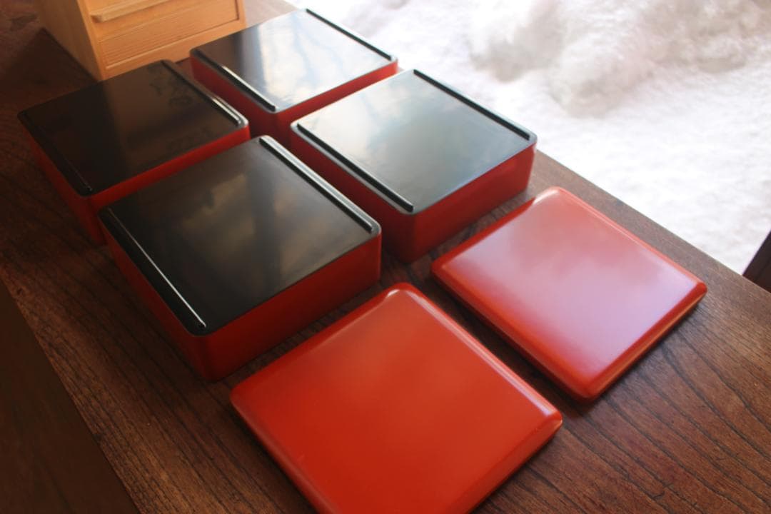 デッドストック！極上朱漆の美しい小ぶり四段重箱（検輪島塗懐石道具お重菓子重