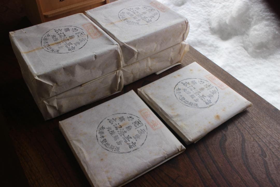 デッドストック！極上朱漆の美しい小ぶり四段重箱（検輪島塗懐石道具お重菓子重