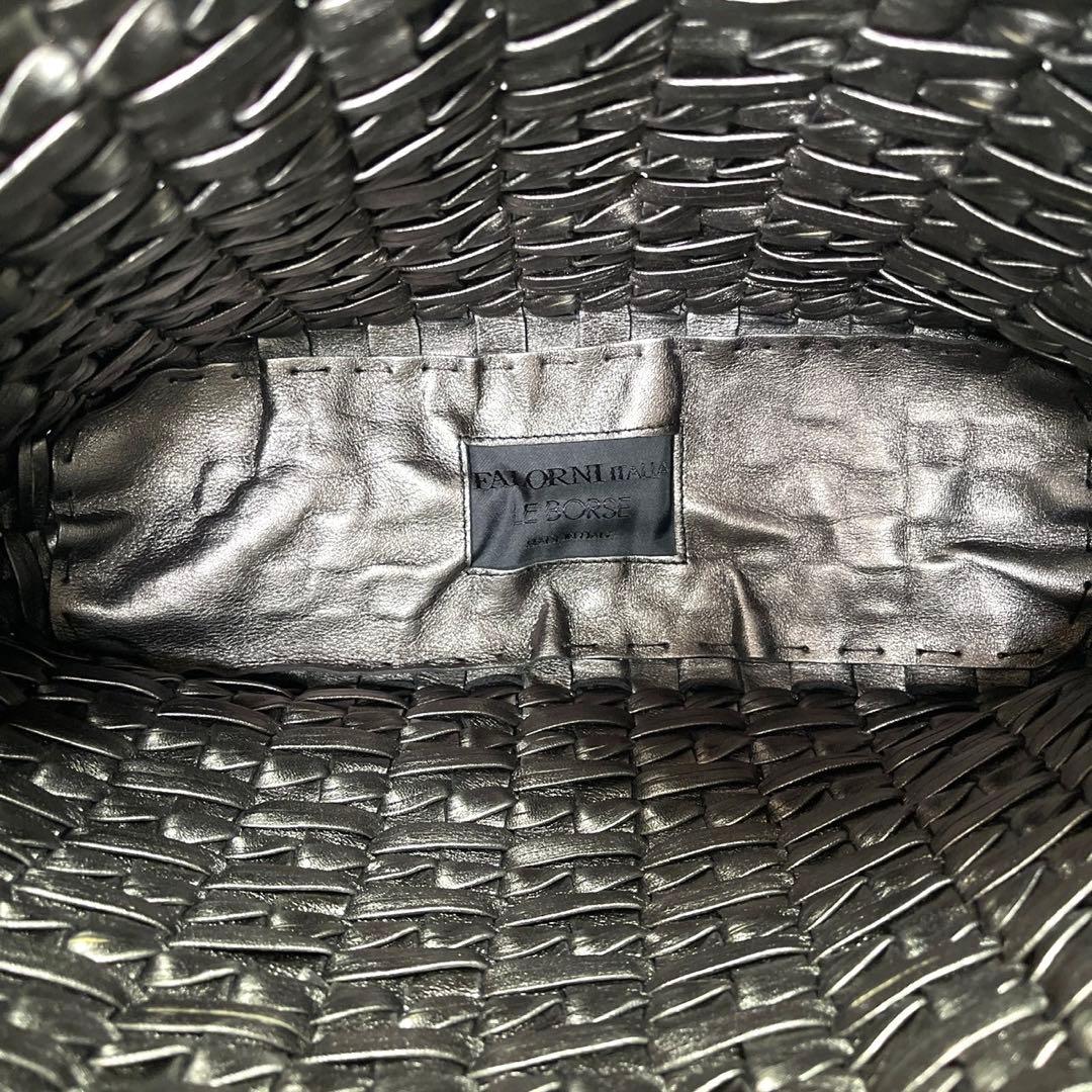 専用品FALORNI イントレチャート メタリックシルバー レザートートバッグ