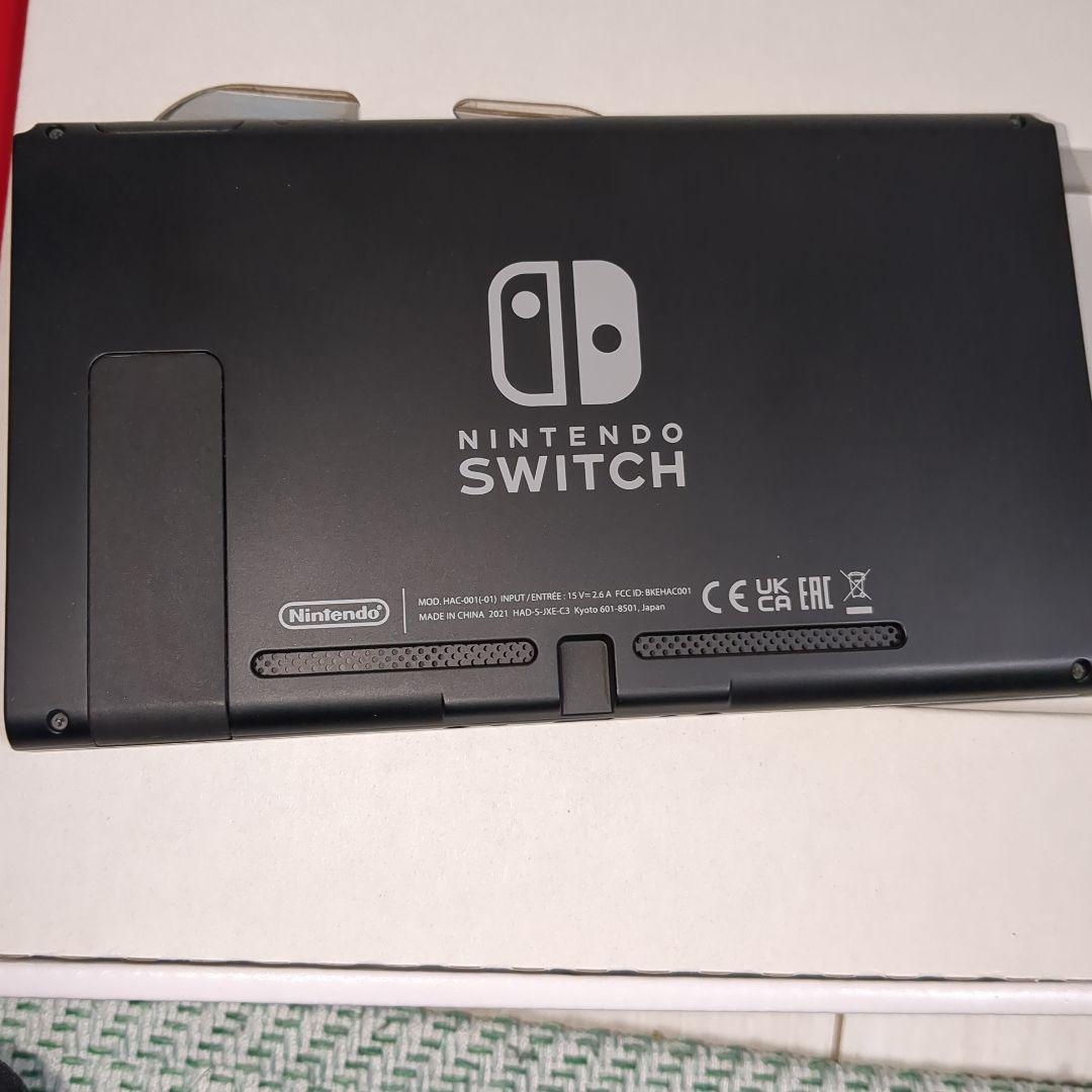 美品　2021年製　Nintendo Switch 本体 　ジョイコン付き