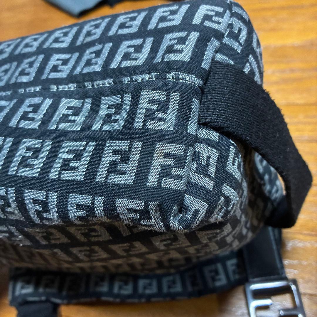 FENDIフェンディ　ズッカ柄　ショルダーバック