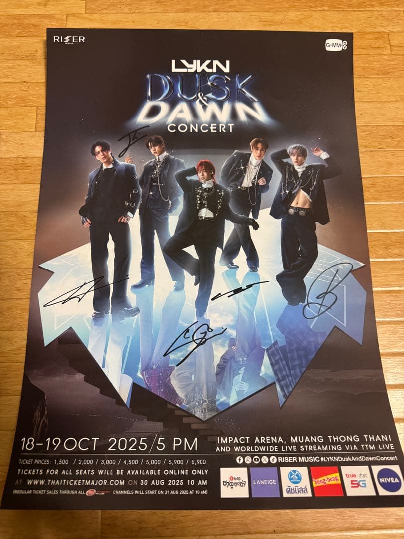 LYKN DUSK & DAWN CONCERT サイン入りポスター