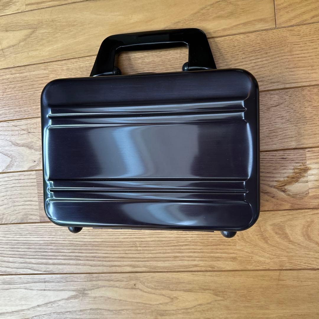 ZERO HALLIBURTON 万年筆ケース(ショルダーストラップ付き)