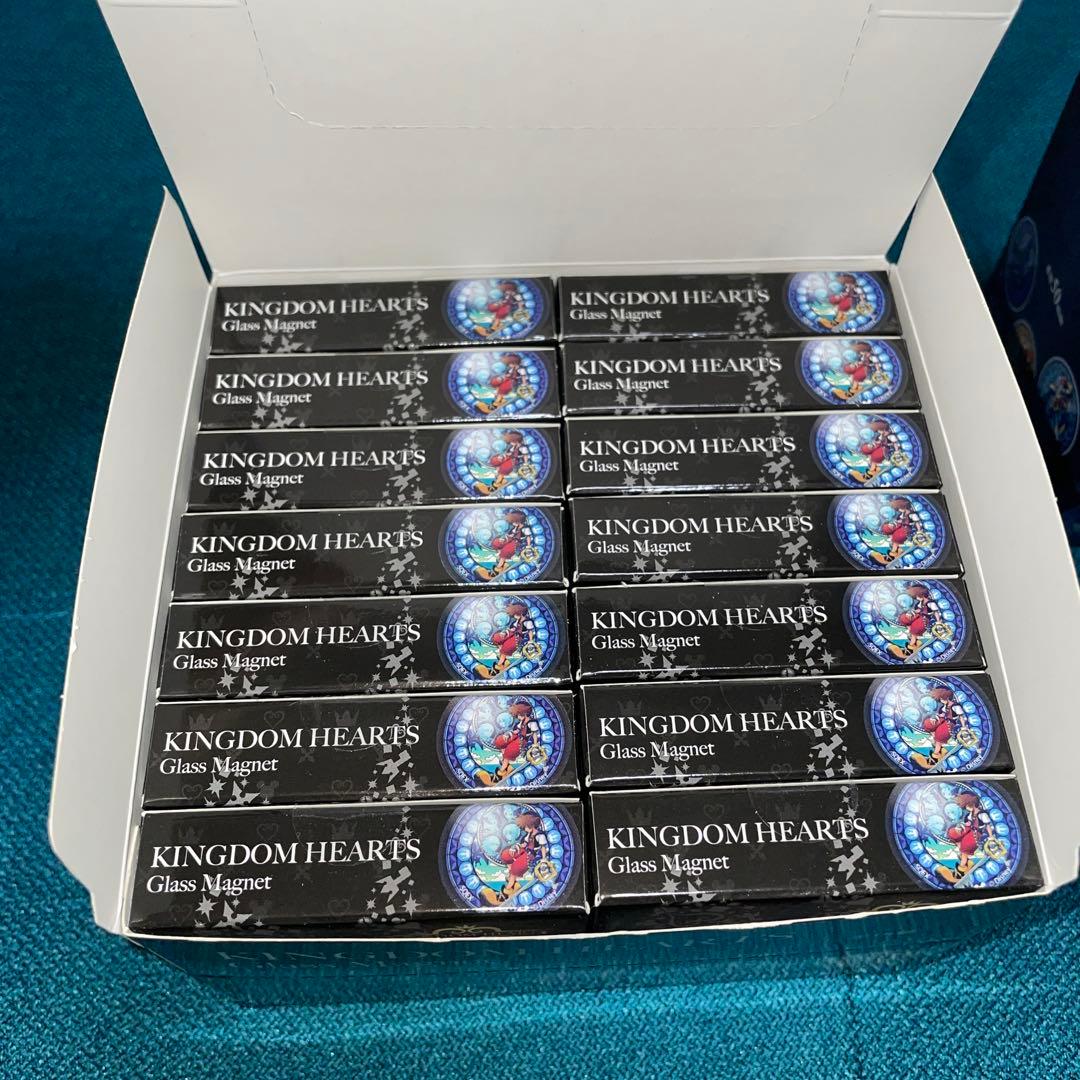 キングダムハーツ　ガラスマグネット　アクリルステッカー　各14個ずつ