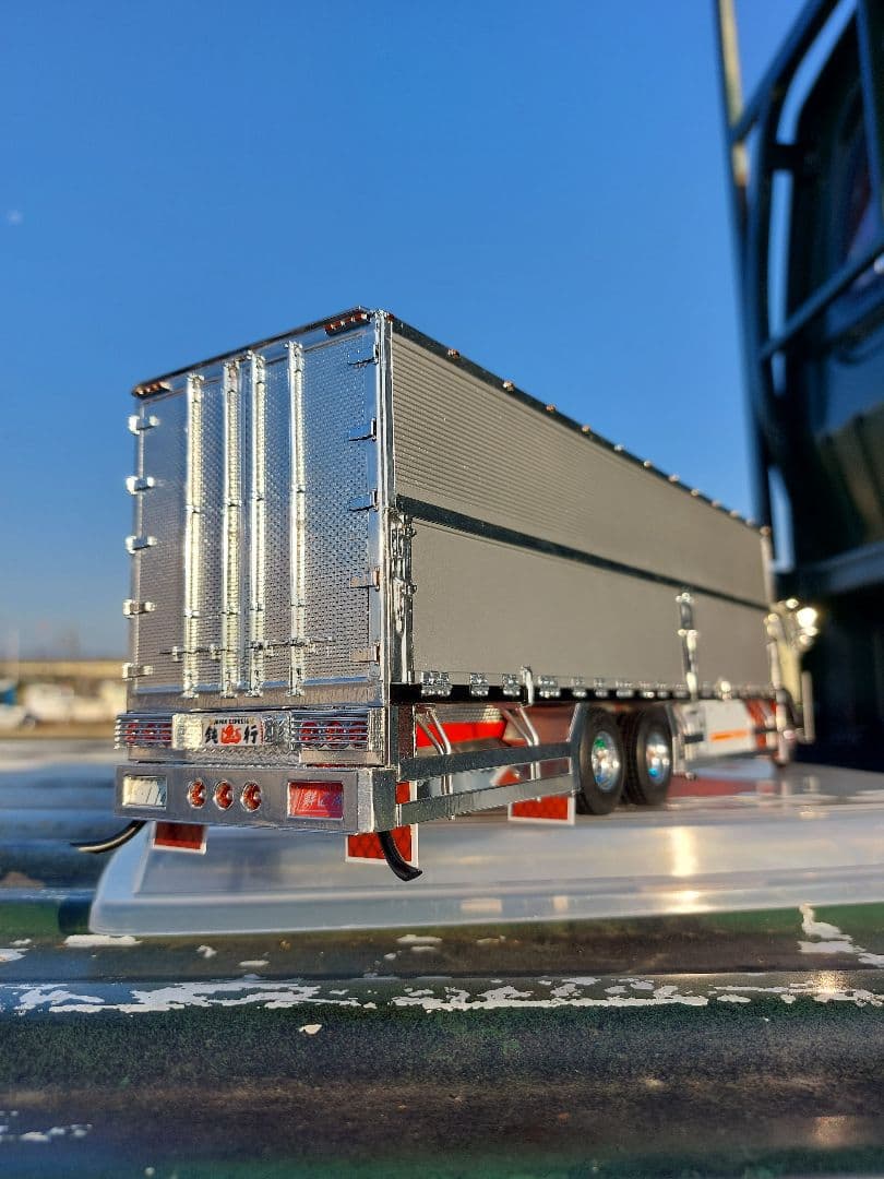 デコトラプラモデル アオシマ 1/32 スーパーグレート ウィング 造り