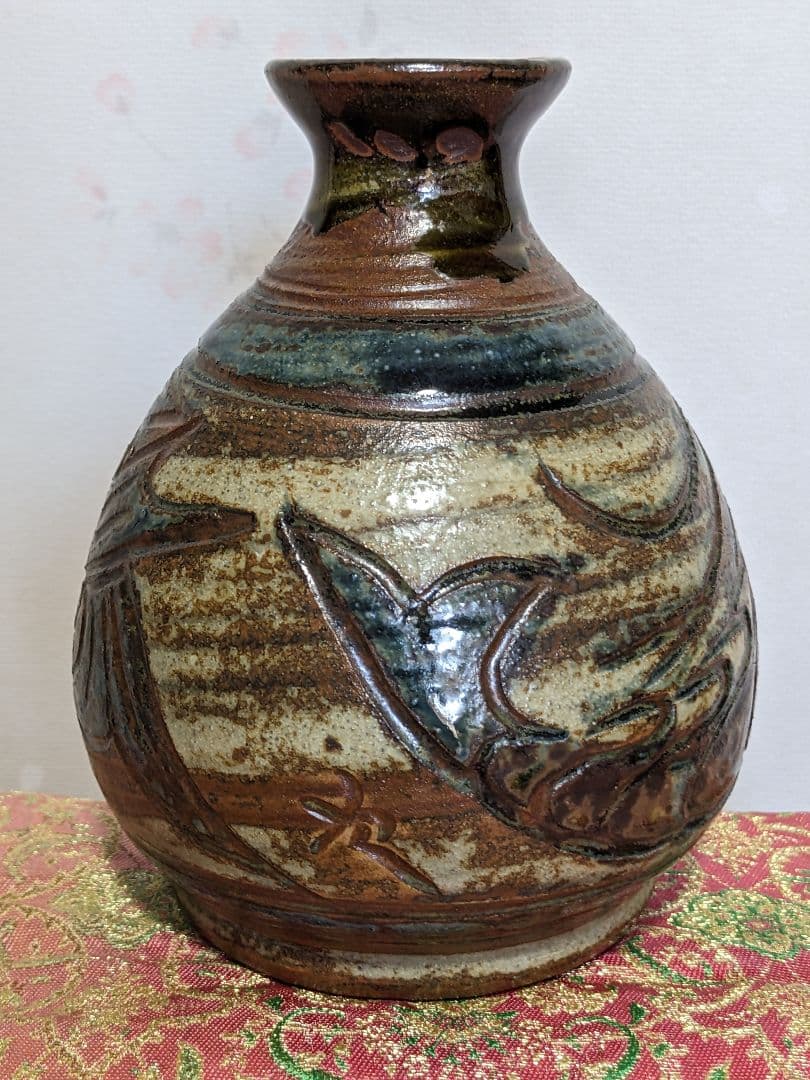 ⭐琉球陶芸 人間国宝 金城次郎初期作 蝦魚紋小壺 コレクション骨董品アンティーク