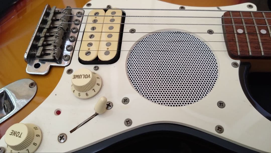 Fender ストラトキャスター サンバースト　ミニギターアンプ内蔵