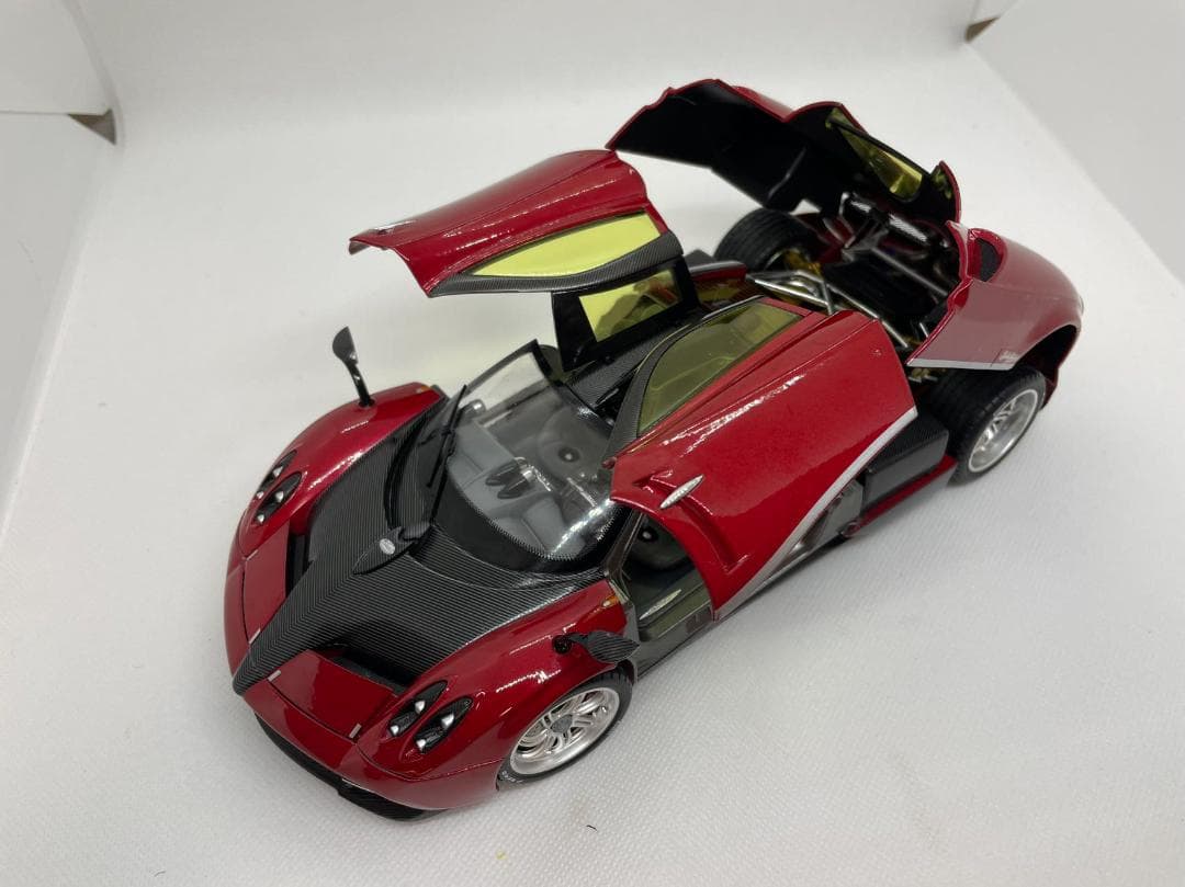 701-017 GT AUTOS 1/18 パガーニ ウアイラ Red
