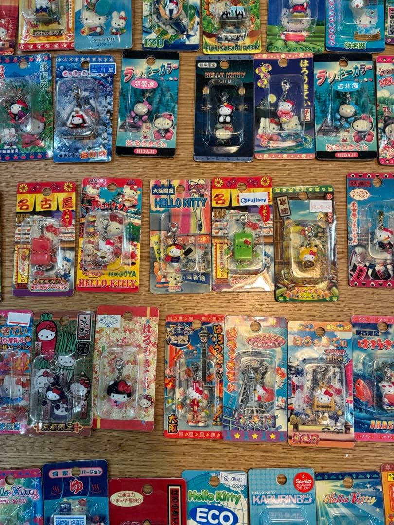 【レアまとめ売り】ご当地キティ　194個　ハローキティストラップ　根付け