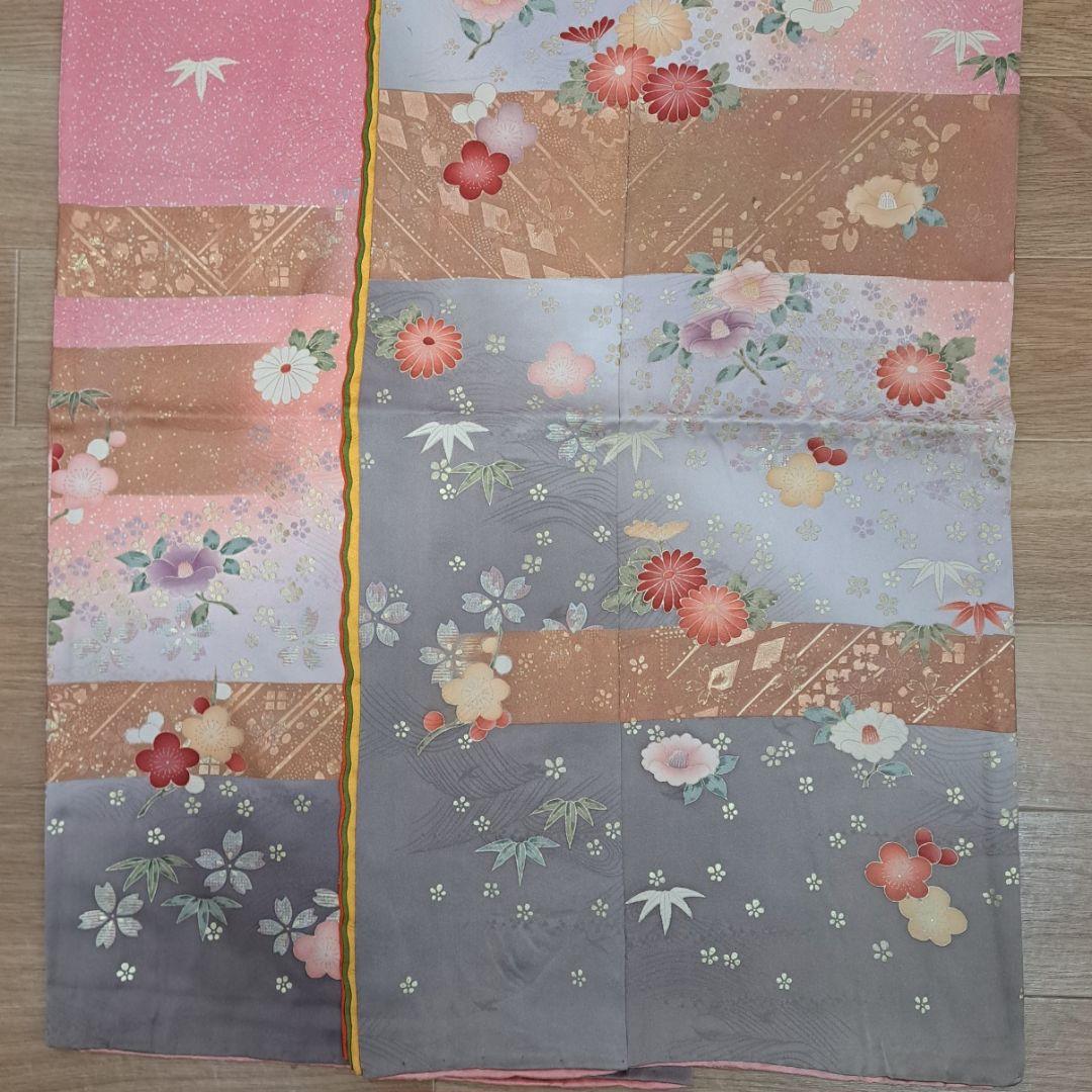 正絹振袖セット ピンク地の古典的な金彩模様と十二単風の重ね