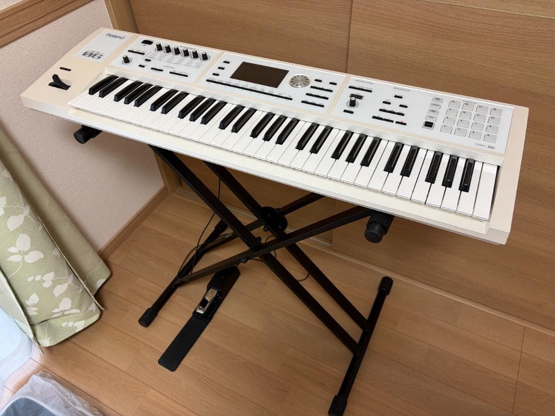Roland FA06シンセサイザーホワイト61鍵盤（スタンド、フットペダル付） Roland FA-06-SC シンセサイザー 限定ホワイト 61鍵盤 自宅練習セット