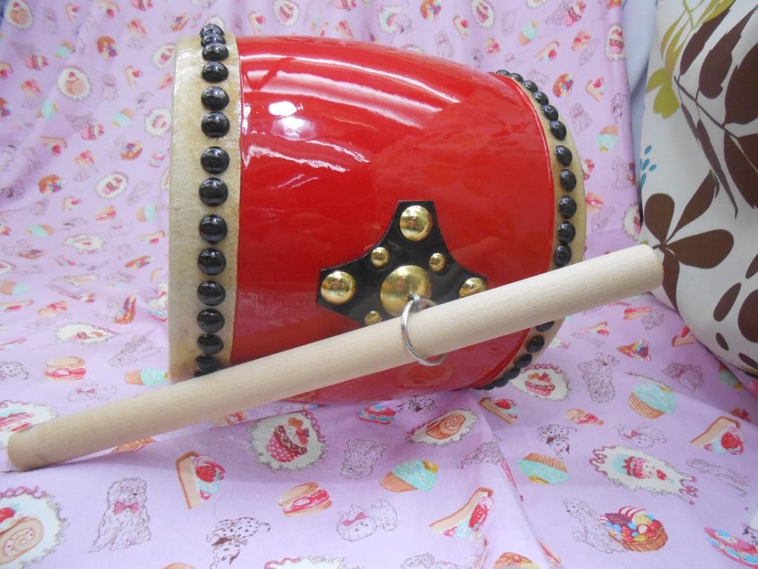 新品未使用(送料無料)14. 小太鼓18cm赤いサージ/モス布撥付き