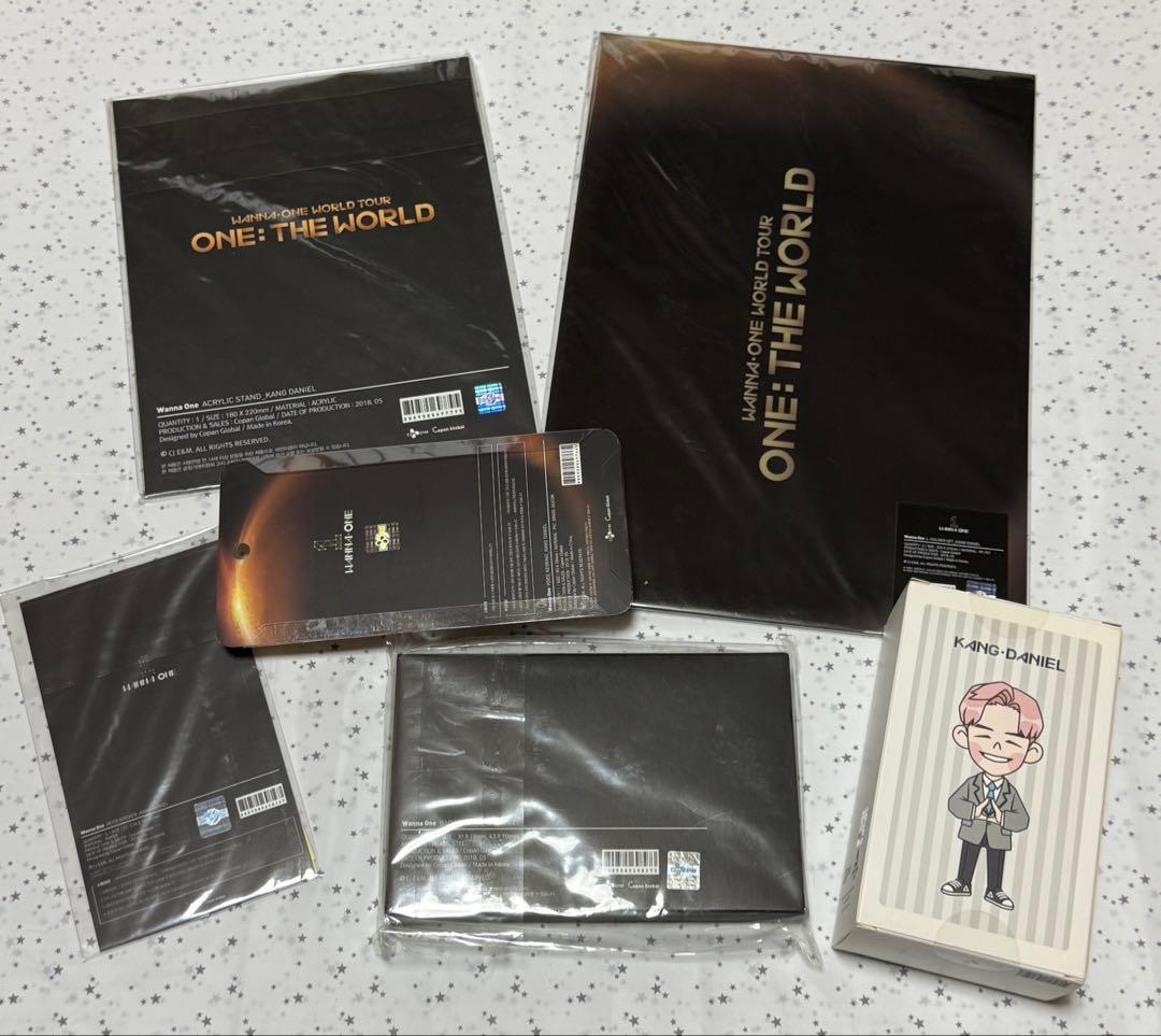 Wanna One One: The Worldカンダニエルセット フィギュア