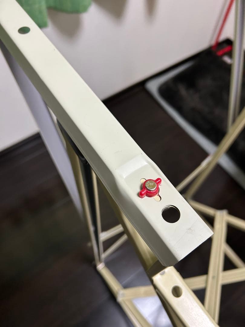 ひな壇 ホワイト 赤い刺繍布付き