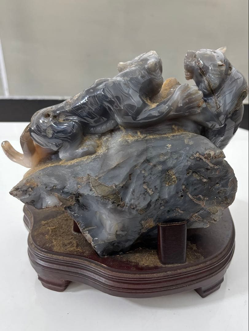 瑪瑙 双虎彫刻置物 希少 中国 - メルカリ