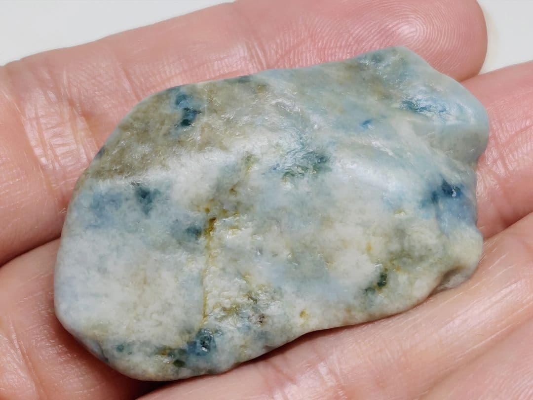 コン沢 23g 翡翠 ヒスイ 原石 鑑賞石 自然石 誕生石 鉱物 鉱石 水石 コン沢 23g 翡翠 ヒスイ 原石 鑑賞石 自然石 誕生石 鉱物 鉱石 水石