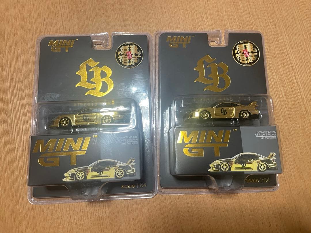 MINI GT リバティウォーク ゴールドミニカー LBWK MINI GT Liberty