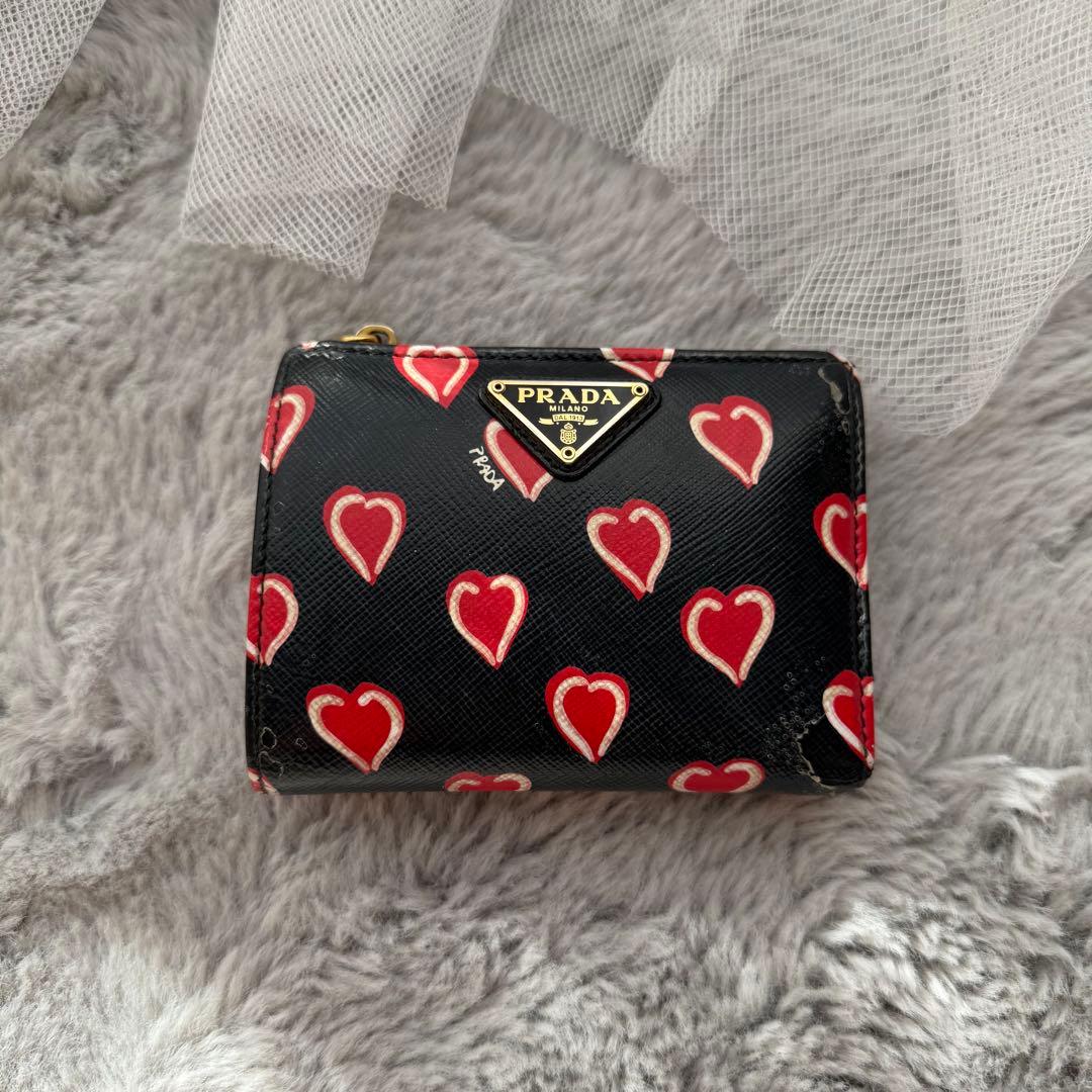 PRADA ハート柄 二つ折り財布