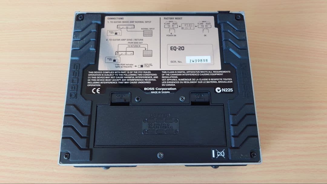 BOSS EQ-20 Graphic Equalizer ツインペダル