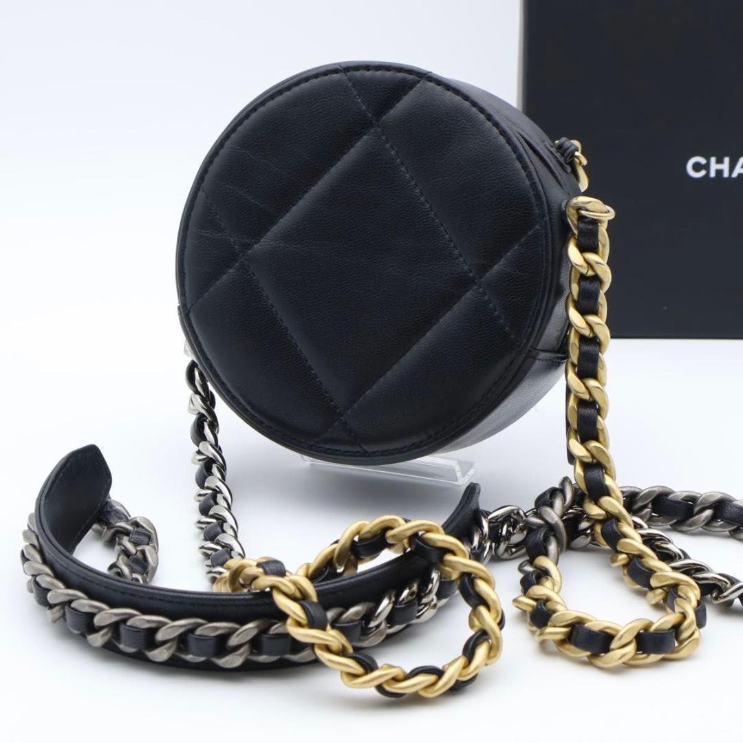 【未使用級】CHANEL 19 ラウンドチェーンショルダーバッグ　レザー