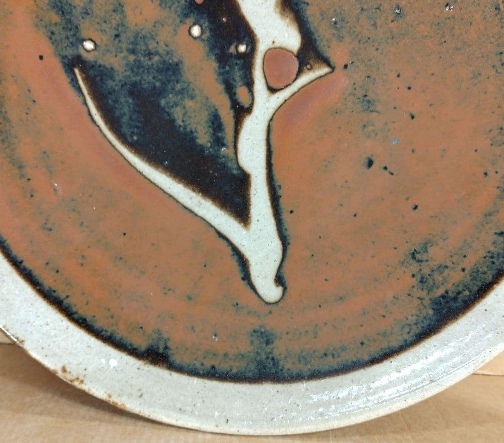 極美品 濱田庄司(浜田庄司) 鐵釉抜絵皿 共箱【本物保証】益子焼 人間国宝 民藝