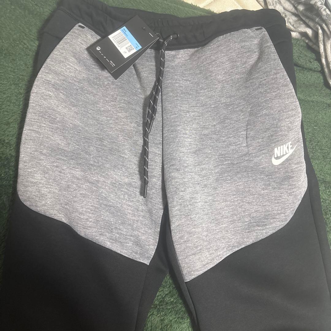 ナイキ テックフリース