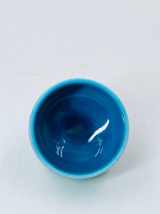 酒器【小野珀子 】釉裏金彩　ぐい呑み　桐共箱　共布　底部在銘　盃