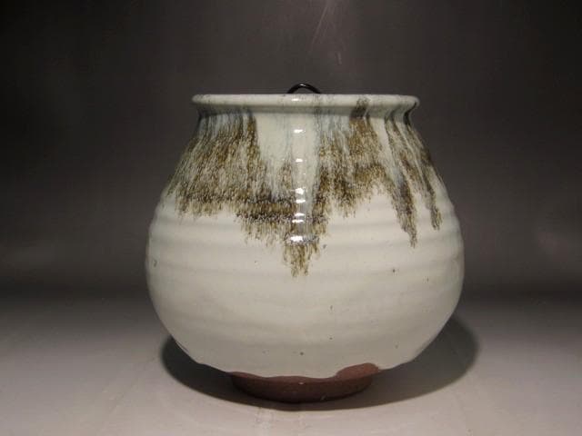 唐津　堆の峰窯　中里宗家　１４代陶仙　水指　風格のある作品　s309