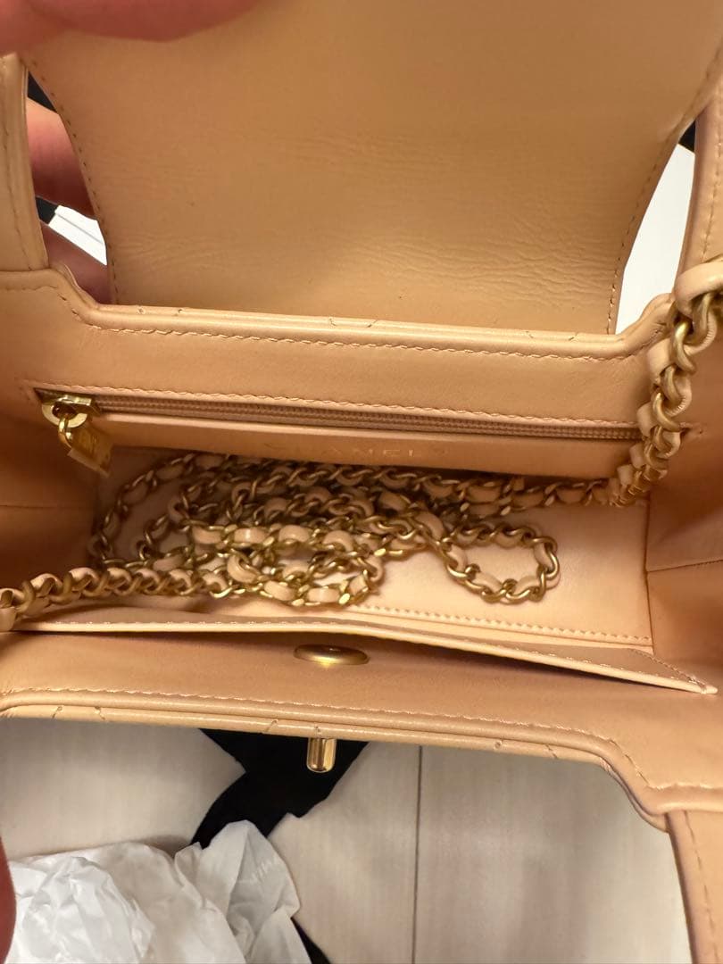 CHANEL ベージュ キルティング ハンドバッグ