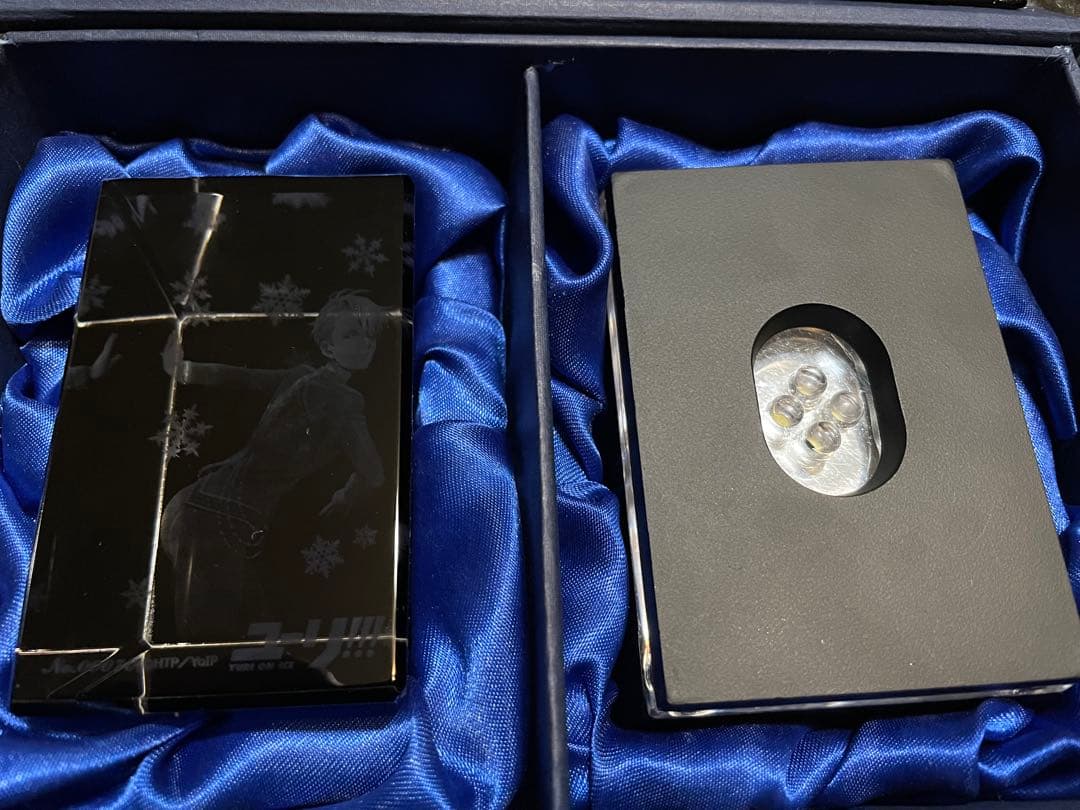 ユーリ!!! on ice ヴィクトル・ニキフォロフ　3Dクリスタルアート ユーリ!!! on ICE 3Dクリスタルアート ヴィクトル・ニキフォロフ 台座