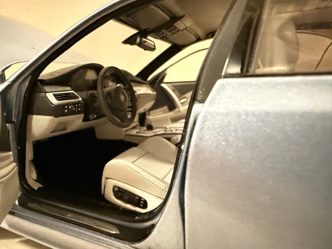 BMW M5 ミニカー ライトブルー　KYOSHO 1:18 E60