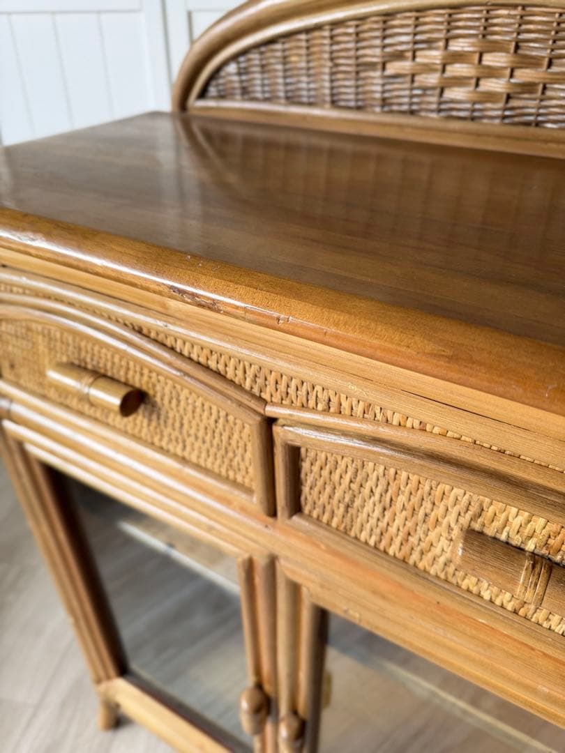 ラタン 籐家具 サイドボードチェスト ヴィンテージ ガラス扉 引き出し