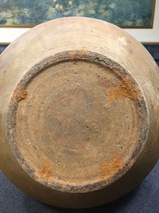 中国漢時代灰釉壺　A ceramic jar HAN dynasty