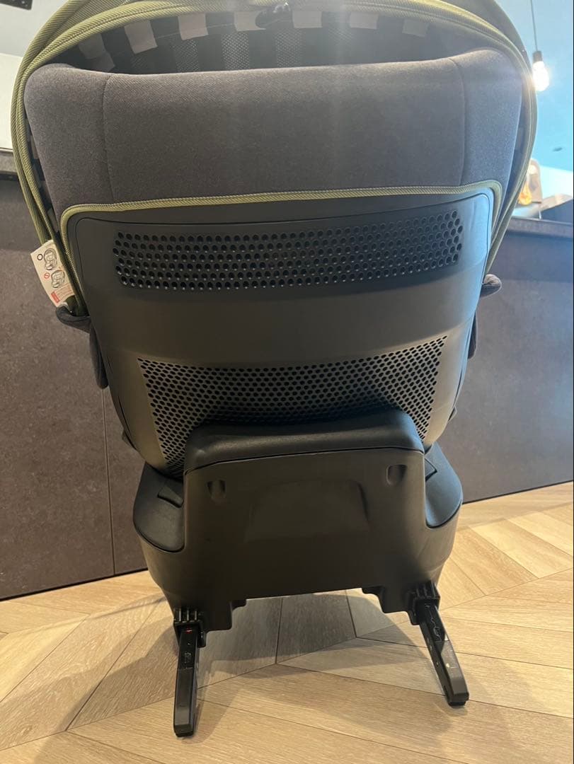 エールべべ　KURUTTO 5Oui クルット 5ウィ　チャイルドシート