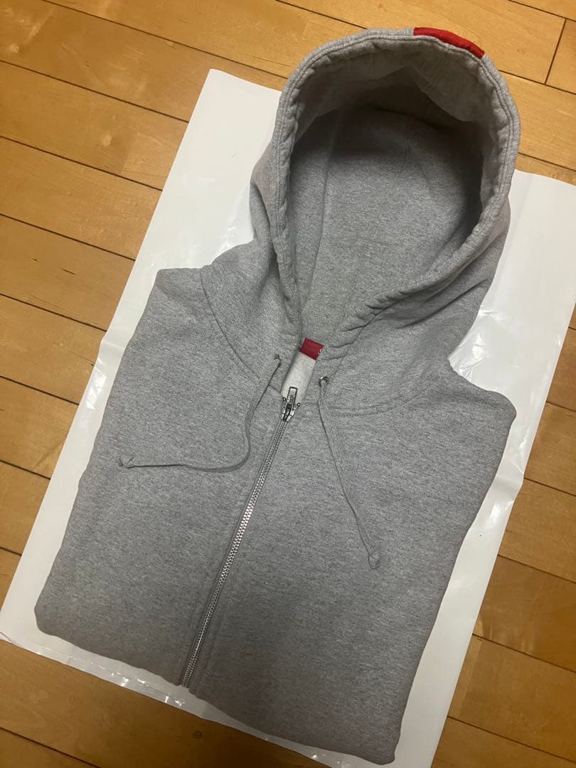 Supreme Tape logo zip upテープロゴ　パーカー グレー