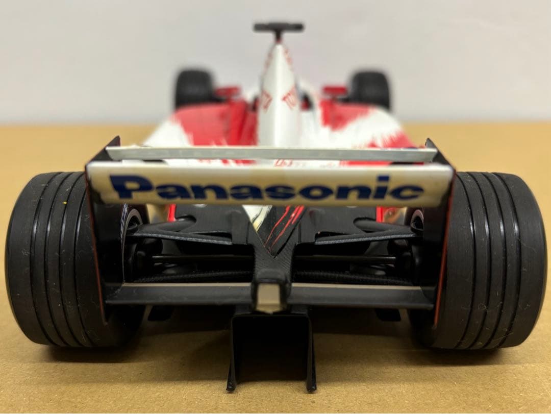 【ミニチャンプス　TOYOTA TF102 2002年　1/18】
