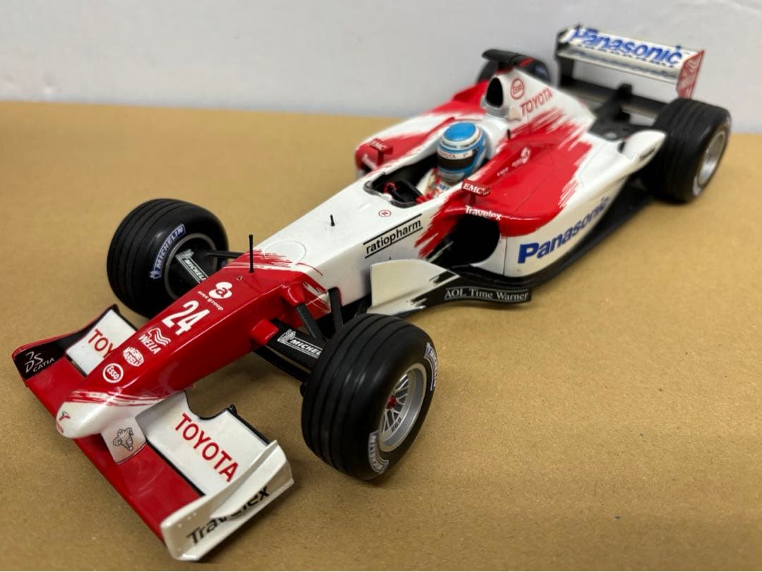 【ミニチャンプス　TOYOTA TF102 2002年　1/18】