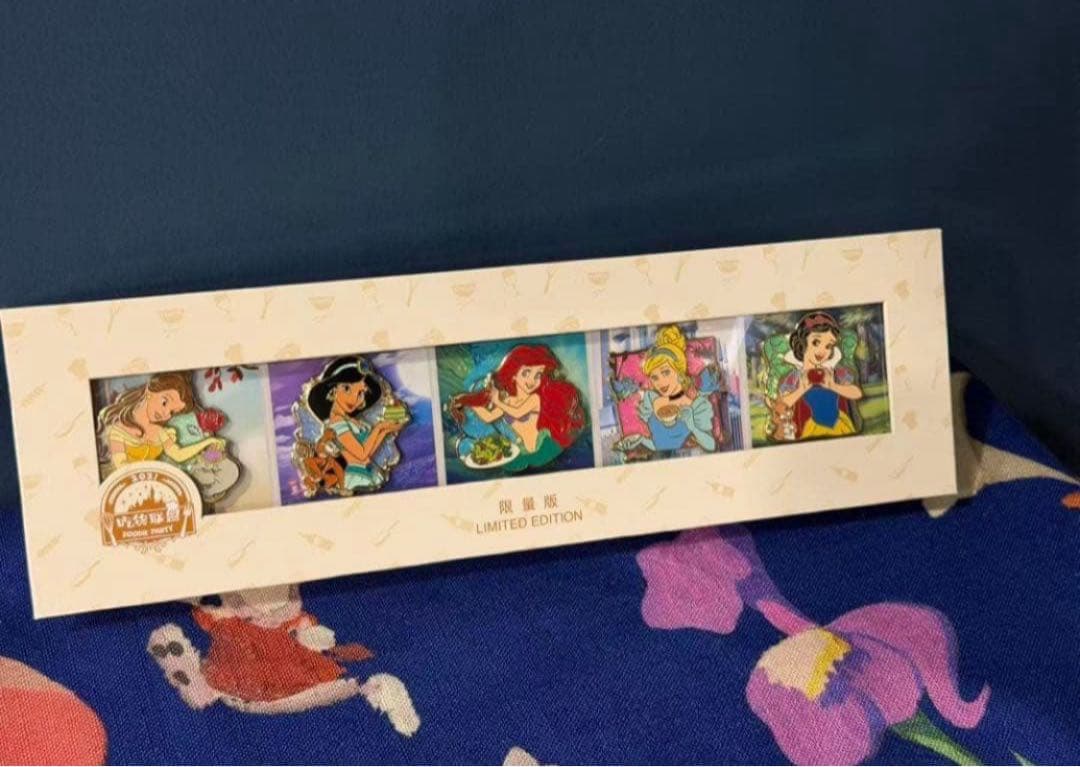 上海ディズニーランド正規品　プリンセス　アリエル　ピンバッジ　限数300ラスト1