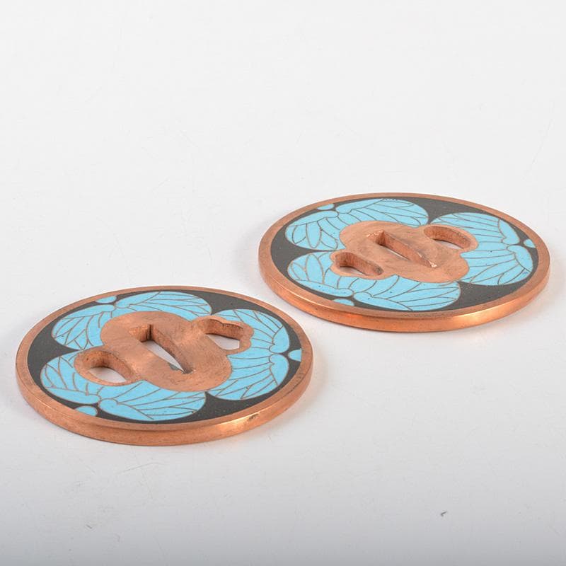 武具　刀装具　銅地　七宝三葉葵紋鍔　一對　桐箱付　C　7262