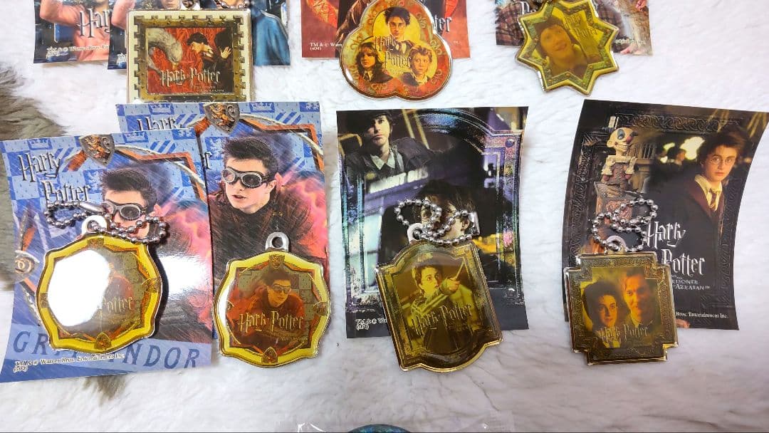 ハリー・ポッター 名場面メタルキーホルダー9種&缶バッジ&ステッカー