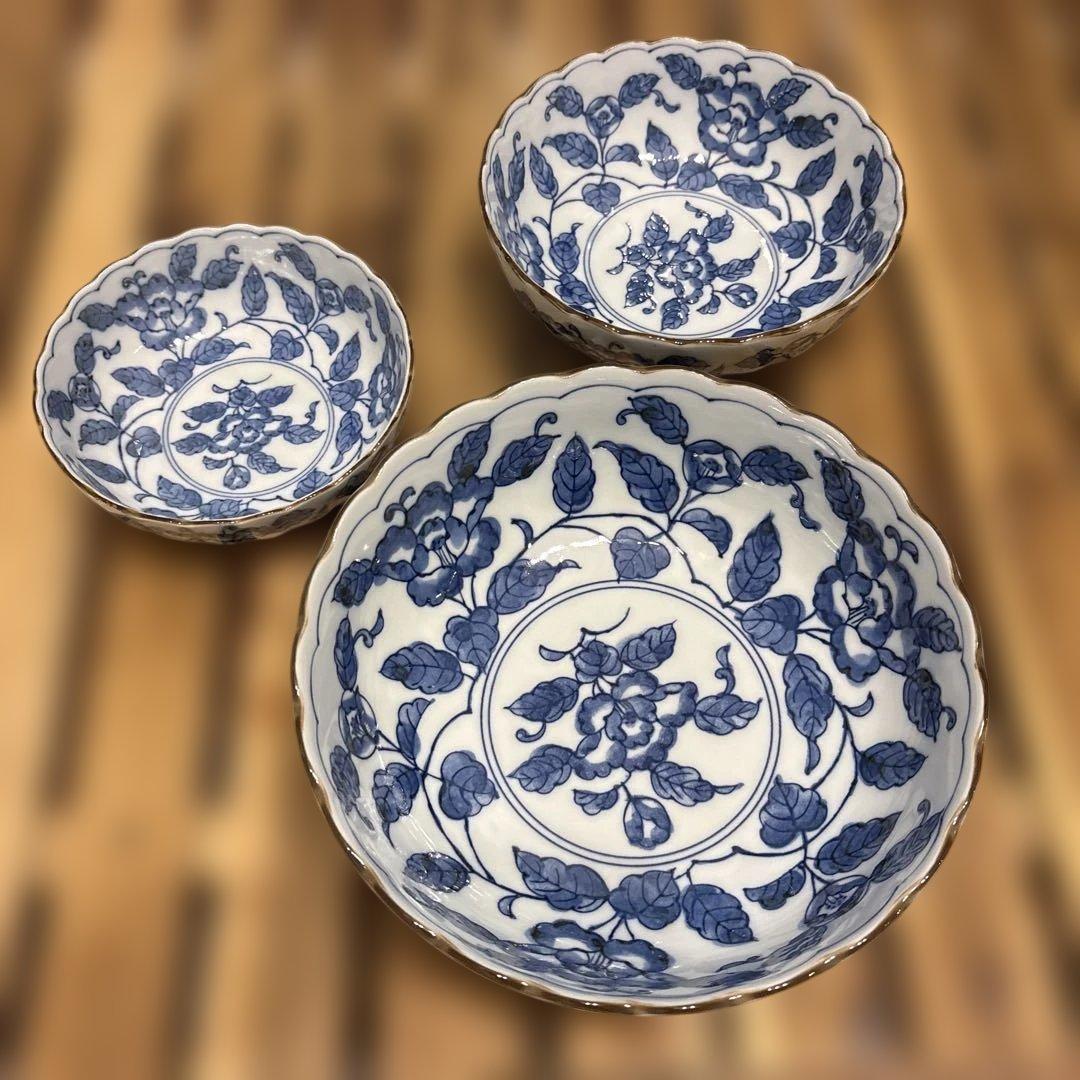 美品】花柄の青白い陶器皿 3個セット - メルカリ