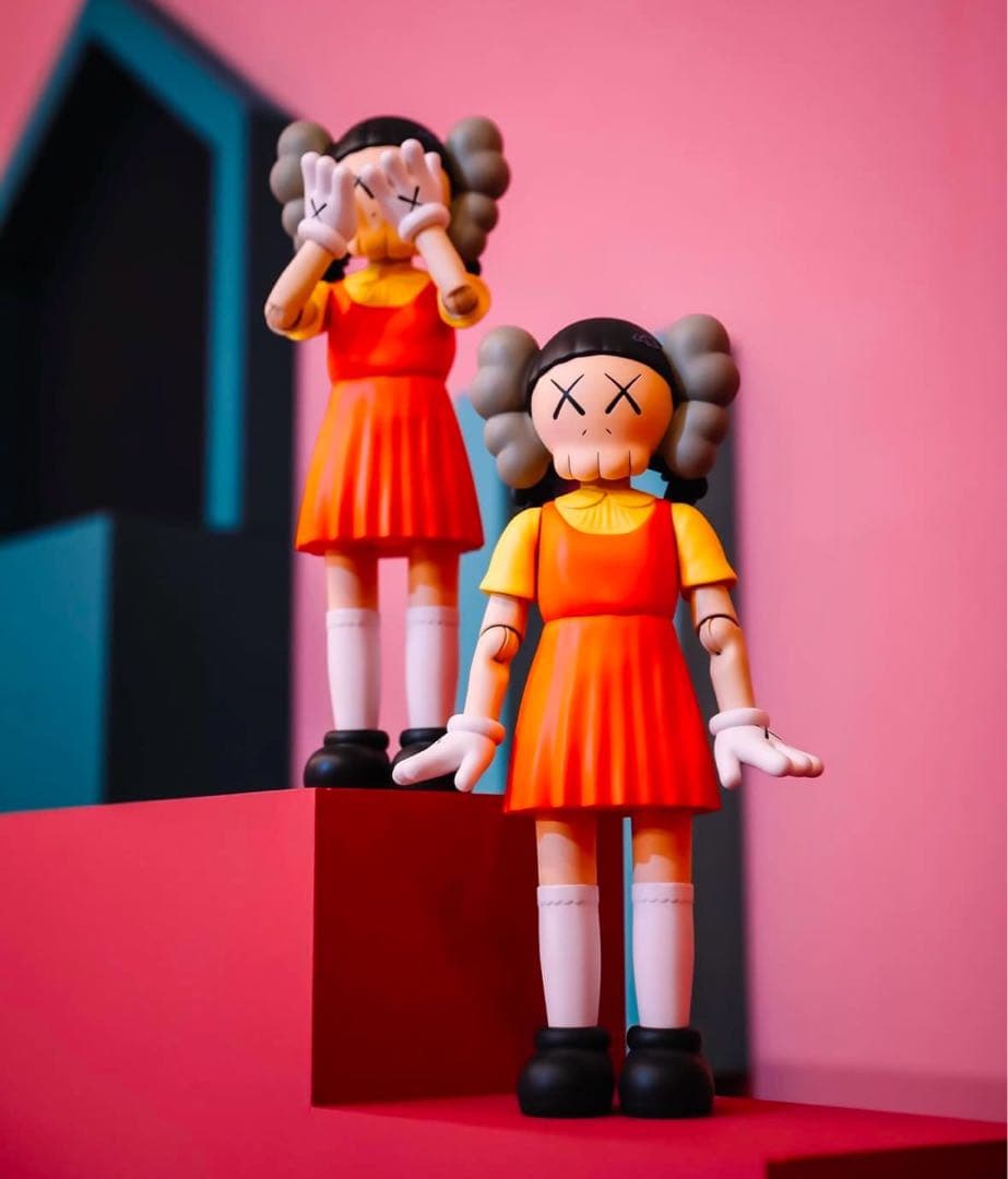 KAWS×イカゲーム チョルス Chul-Su フィギュア Squid Game The