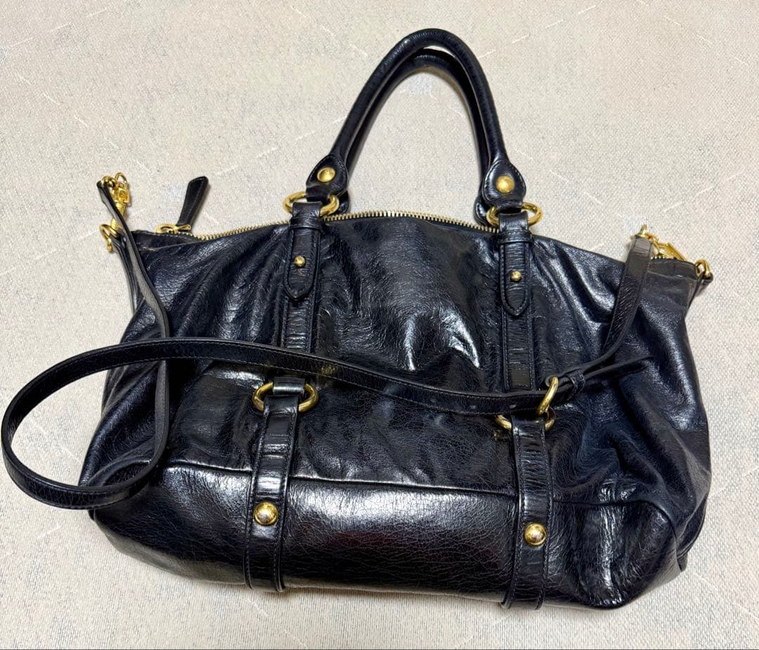 ミュウミュウ￼黒レザーショルダーバッグ ゴールド金具