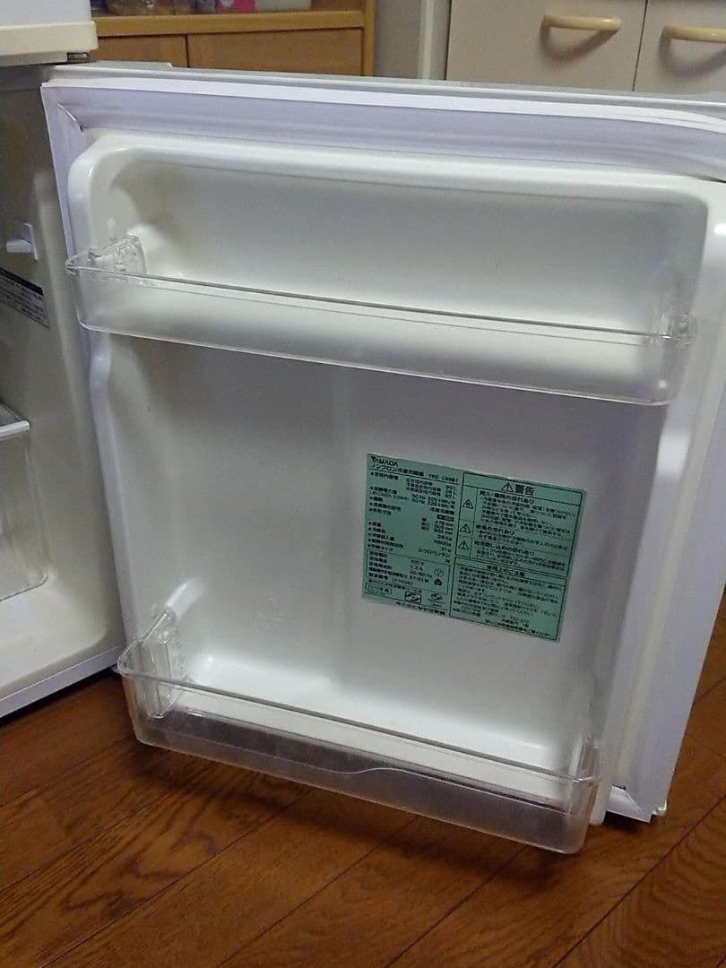 ノンフロン冷凍冷蔵庫 YRZ-C09B1 90L 2015年製 送料込み