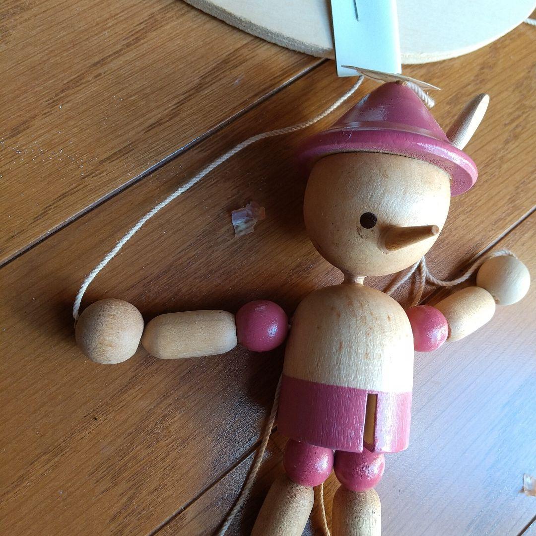 ピノキオ（イタリア人作家の名作） 木製マリオネット ピンクの人形