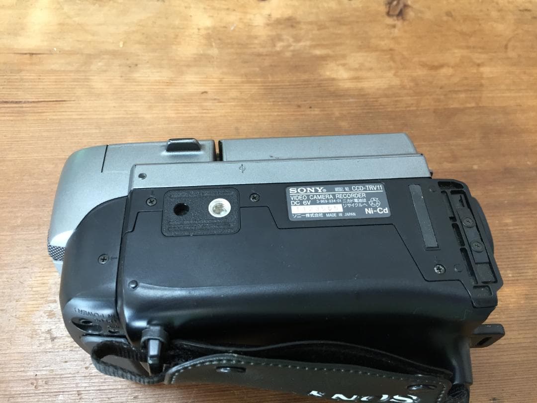 再生ダビングOK　SONY　CCD-TRV11　付属品あり　Video8